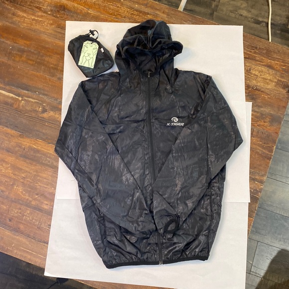 X-TIGER Windproof Jacket Super Light and portable for Sports Hiking & Cy… - Picture 2 of 11